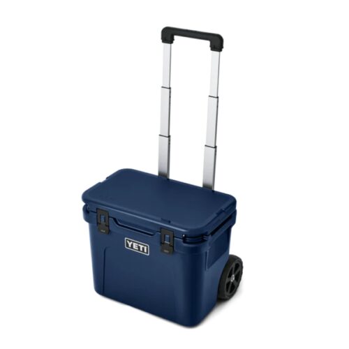 Yeti Roadie 32 Wheeled Cooler - Navy